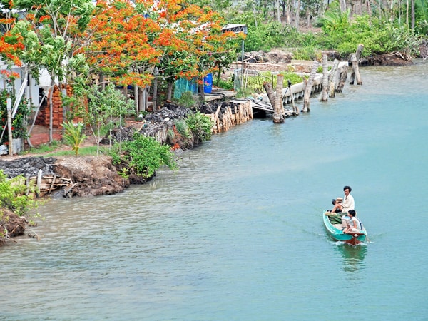 Cuộc sống bên bờ Kênh Vĩnh Tế An Giang (ảnh sưu tầm)