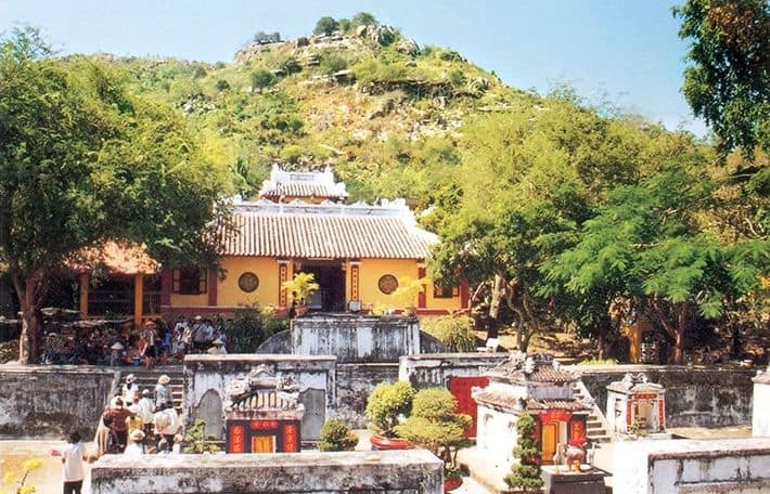 Tham quan Lăng Thoại Ngọc Hầu còn sót lại từ thời nhà Nguyễn cổ kính mà trang nghiêm (ảnh sưu tầm)