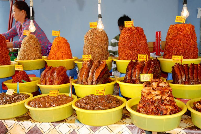 Đặc sản Mắm Châu Đốc thơm ngon, đa dạng, người Châu Đốc nhiệt tình, cởi mở (ảnh sưu tầm)