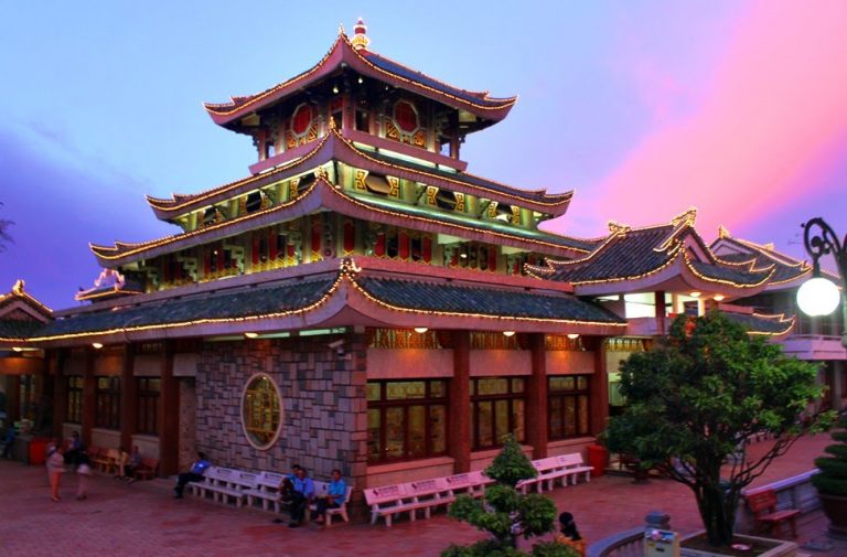 Đi du lịch Châu Đốc An Giang miếu Bà Chúa Xứ lúc hoàng hôn (ảnh sưu tầm)
