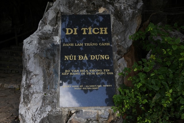 Du lịch núi đá dựng (Ảnh: Sưu tầm)