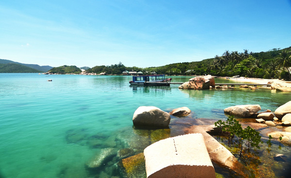 8. Vịnh Vân Phong